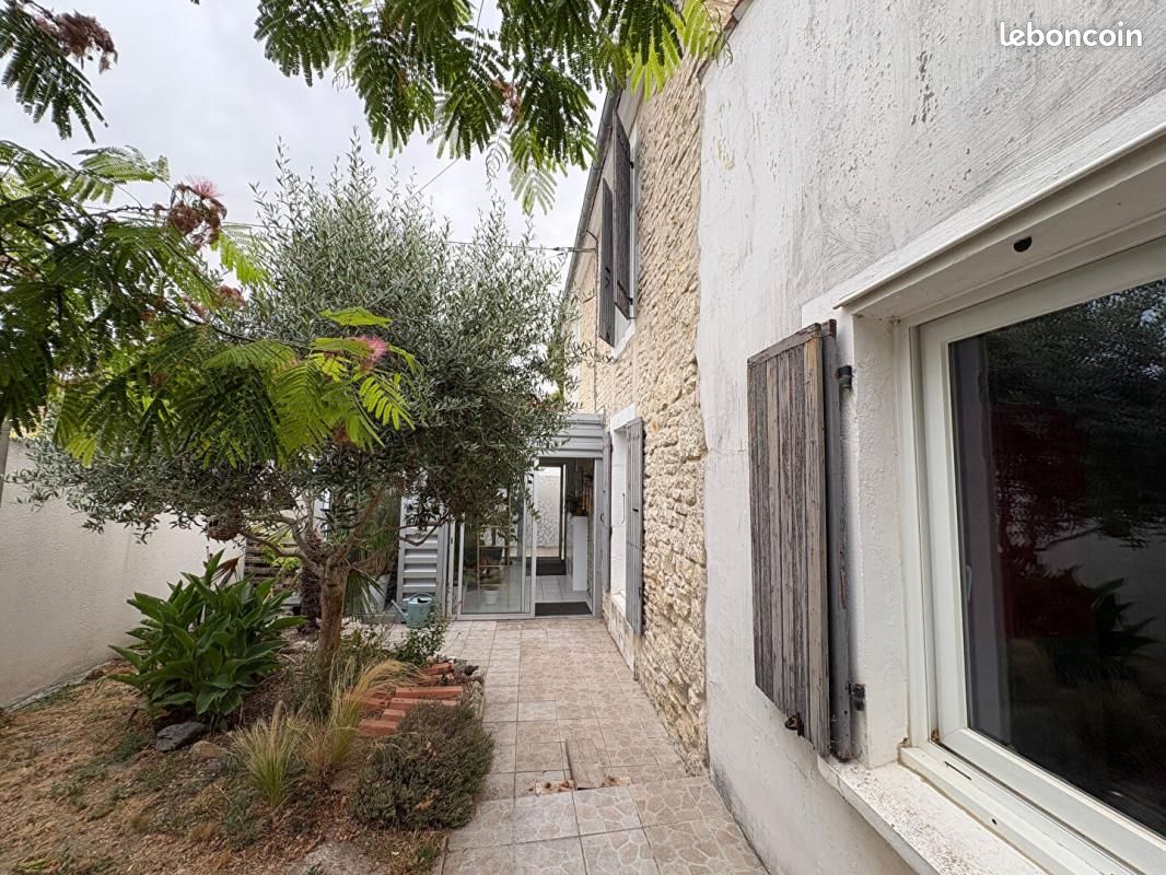 Maison 5 pièces 140 m² · à Surgères · 140 m² · 222 000 €