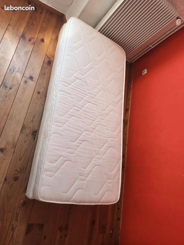 Petit Lit matelas + sommier (image 2)
