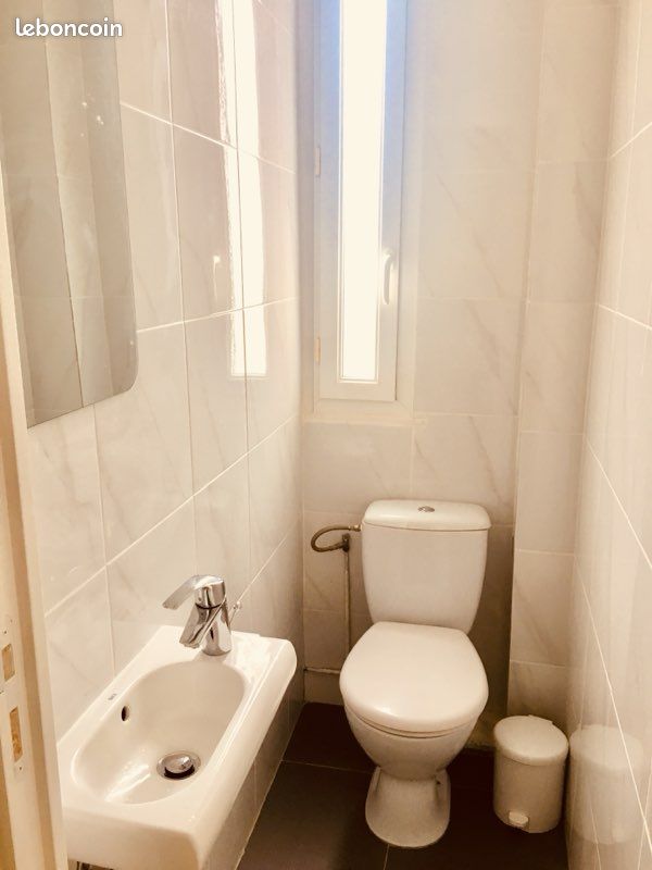 Chambre meublée en colocation calme (image 4)