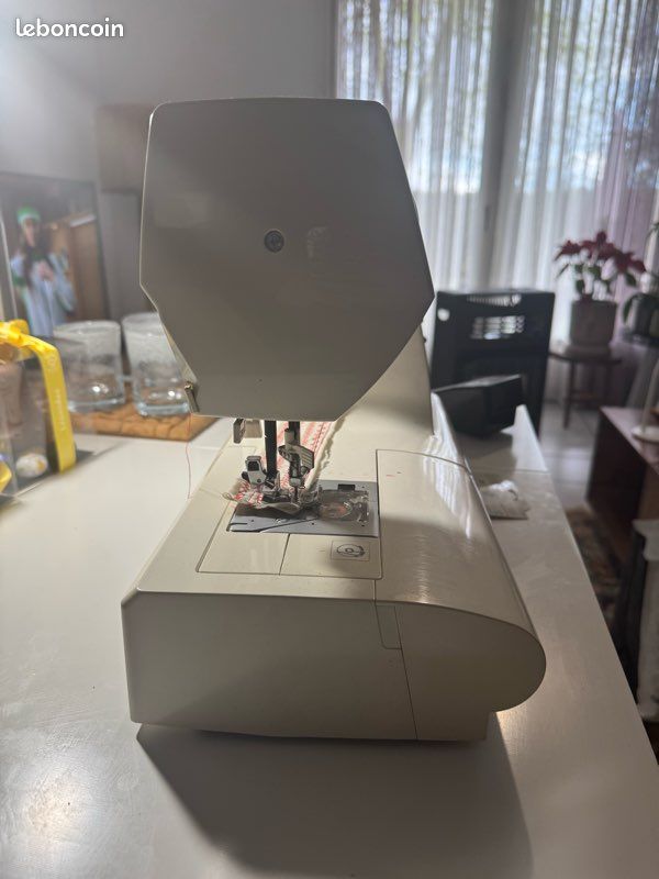 Machine à coudre SINGER (image 12)