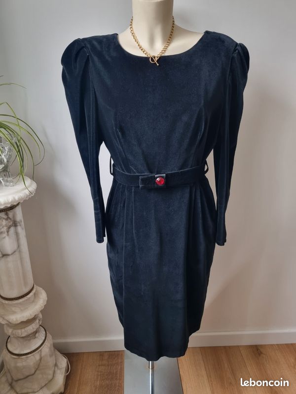 Robe en velours noir vintage Vêtements