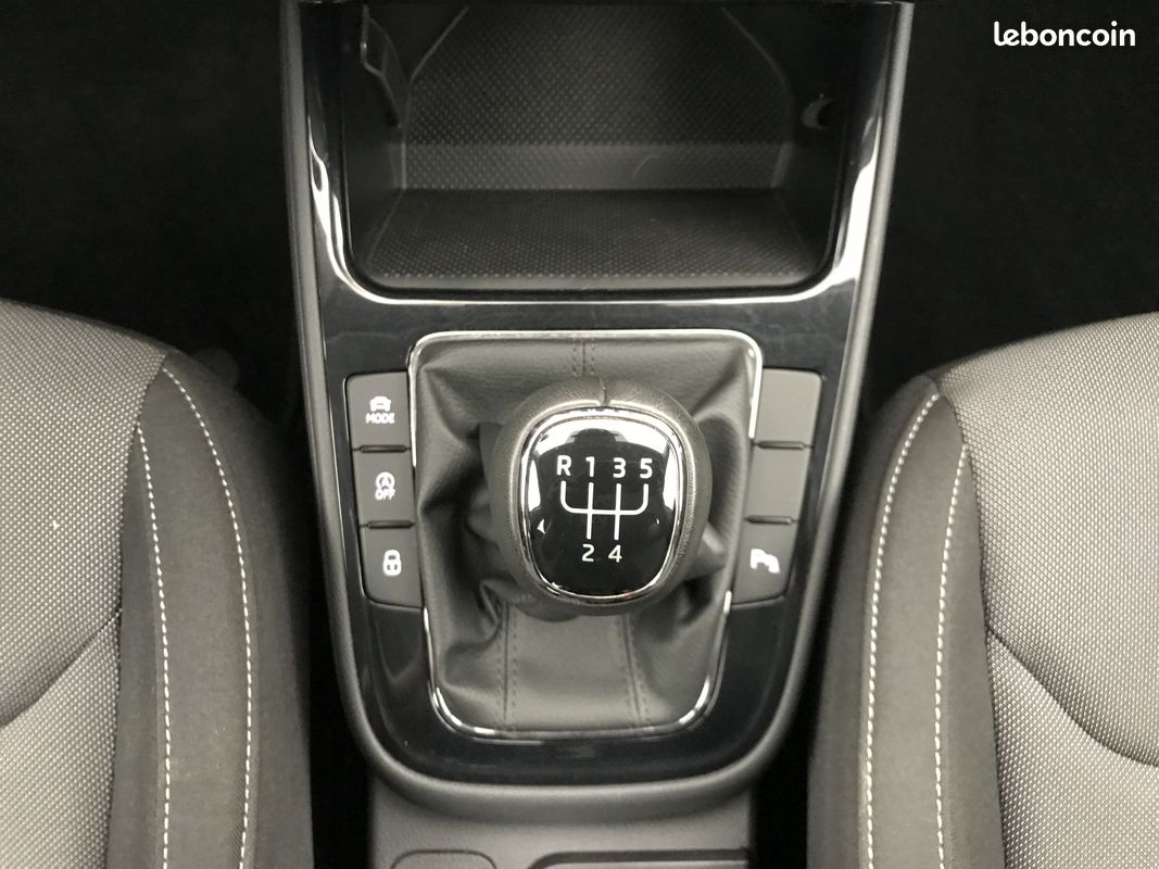 SKODA Fabia 1.0 TSI 95 ch EVO 2 BVM5 Selection (image 18)