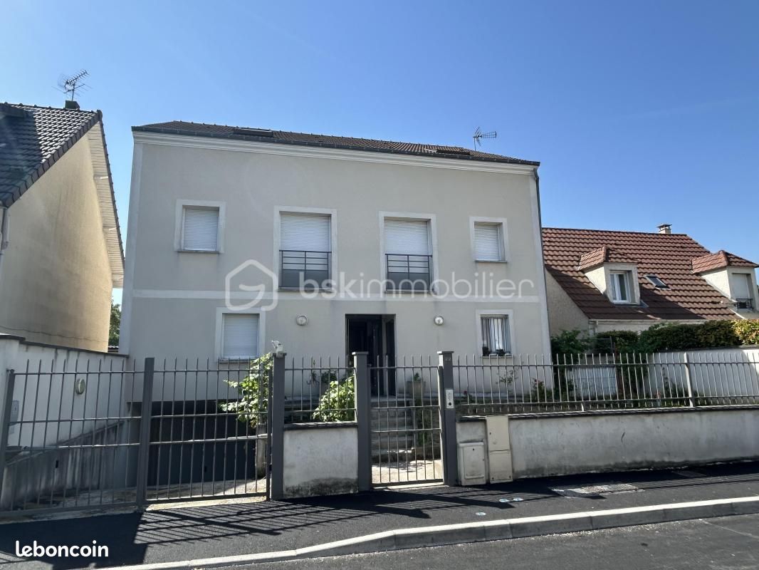 Immeuble 10 pièces 210 m² · à Chennevières-sur-Marne · 210 m² · 795 000 €