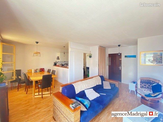 Appartement 4 pièces 97 m² · à Voiron · 97 m² · 194 000 €
