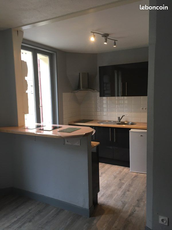 Maison 3 pièces 65 m² · à Pont-sur-Yonne · 65 m² · 90 000 €