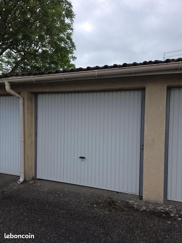 Parking 12 m² · à Nemours · 12 m² · 75 €/mois