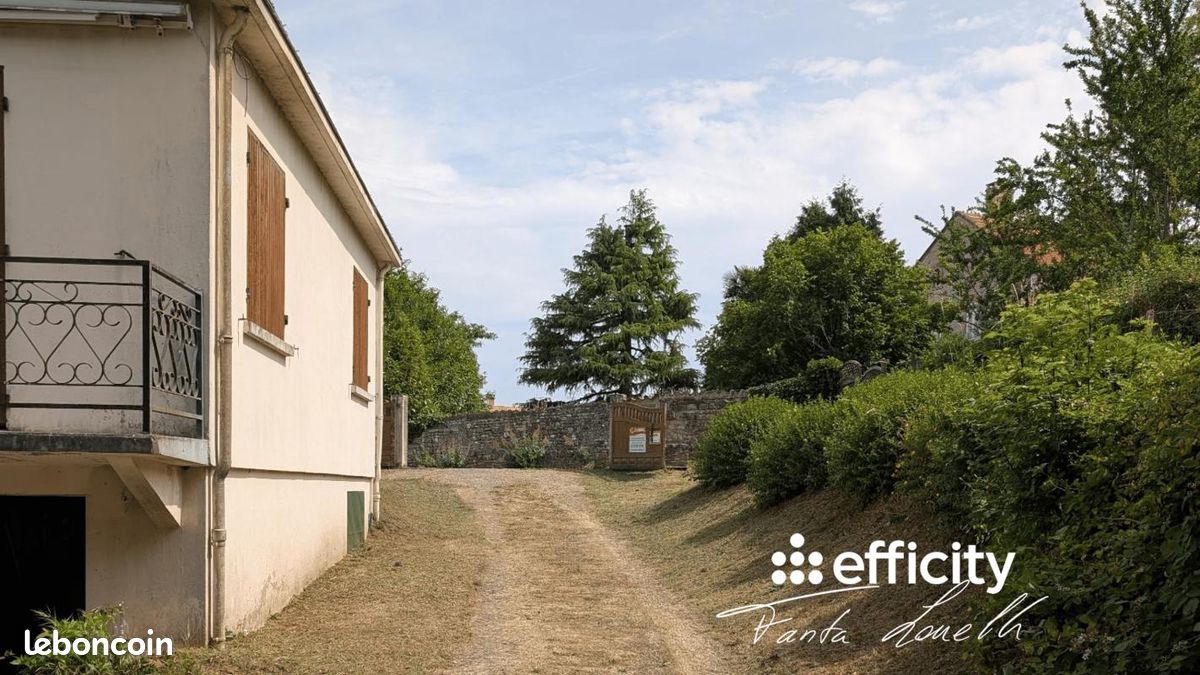 Maison 8 pièces 132 m² · à Saint-Hilaire-des-Loges · 132 m² · 189 000 €