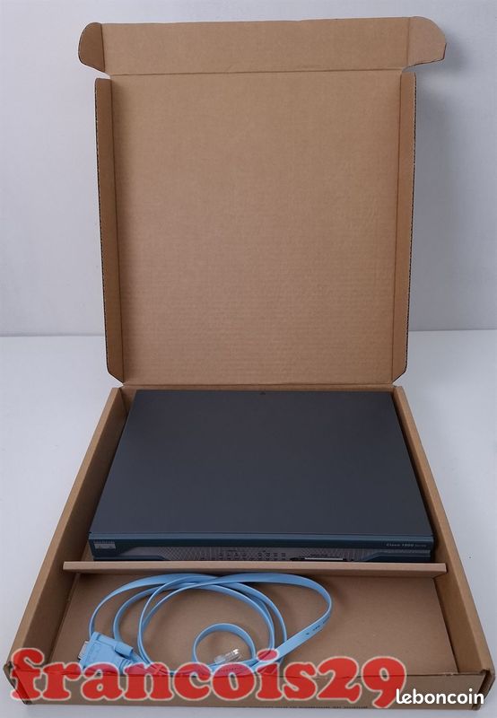 Routeur Cisco 1800 Series – Vendu avec accessoires et emballage d’origine (image 8)