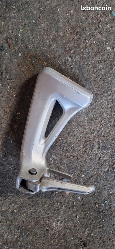 Support Cale pied ard de Suzuki svs sv s 650 carbu (image 1)