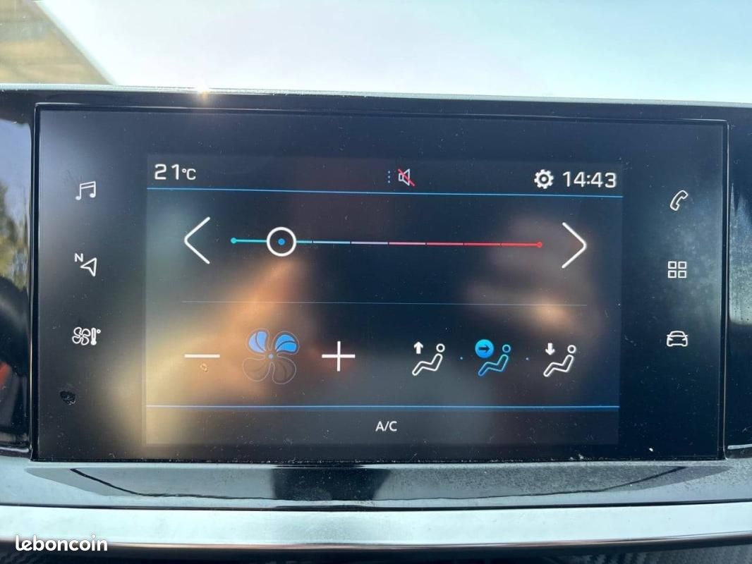 Peugeot 2008 PureTech 100 S&S BVM6 - Active (image 20)