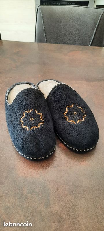 Chaussons brodés 39 (image 1)