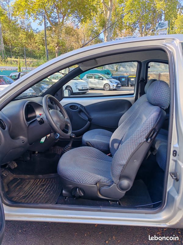 FORD KA 1.3 60ch - GRIS - 29/01/2001 - 117 100 KM - 3 490 - Garantie 3 mois incluse - Idéal ville ou jeune conducteur (image 4)