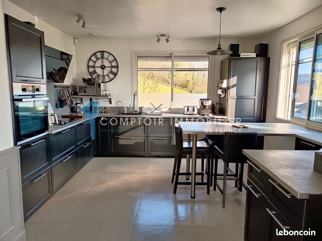 Maison 7 pièces 178 m² · à Ruy-Montceau · 178 m² · 455 000 €