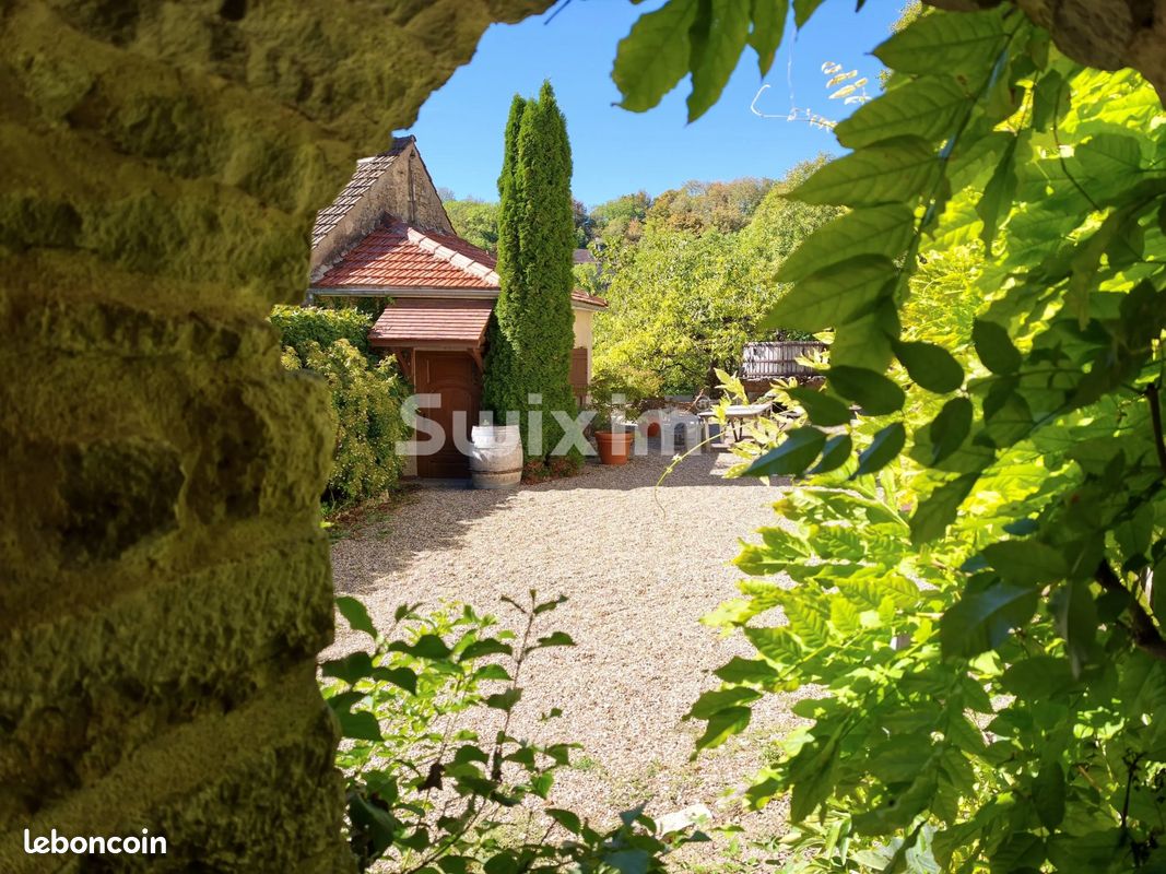 Maison 7 pièces 235 m² · à Saint-Romain · 235 m² · 510 000 €