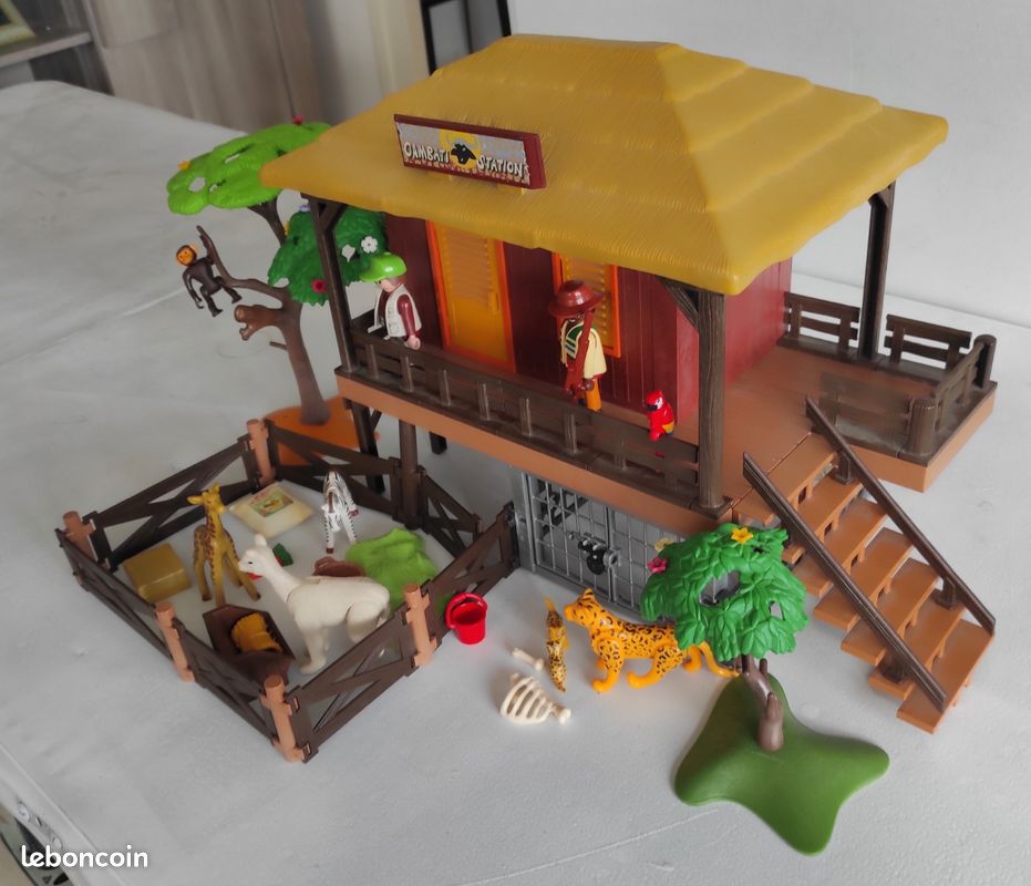 Playmobil Station Oambati / Centre de soin animaux pour animaux de la Savane.
Réf: 4826 (image 3)