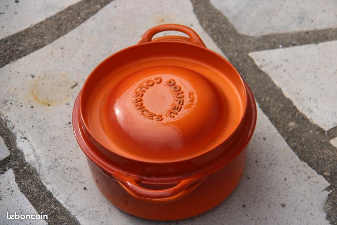 Cocotte en fonte Le Creuset - Doufeu Cousance - Arts de la table