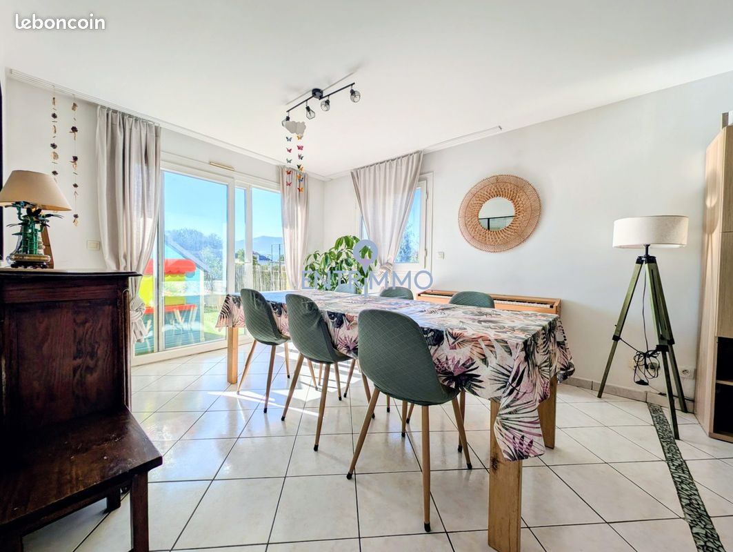 Maison 7 pièces 209 m² · à Entrelacs · 209 m² · 570 000 €