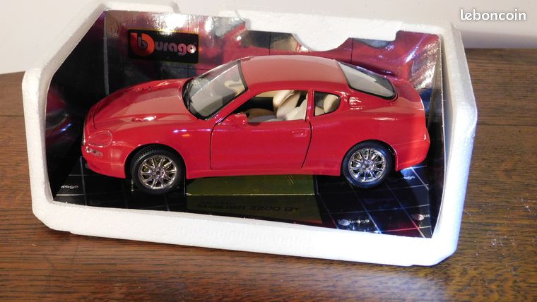 Maserati 3200 GT 1998 Bleu Nuit 1/18 Burago – Miniature De Collection (zamac, Sans Boîte)