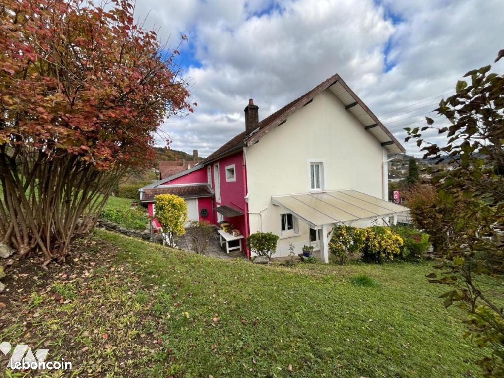 Maison 6 pièces 159 m² · à Baume-les-Dames · 159 m² · 130 000 €