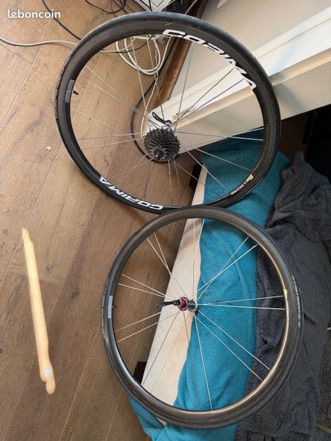 Paire de roues CORIMA WS 32 à boyaux pour cassettes shimano 11 vitesses (image 1)