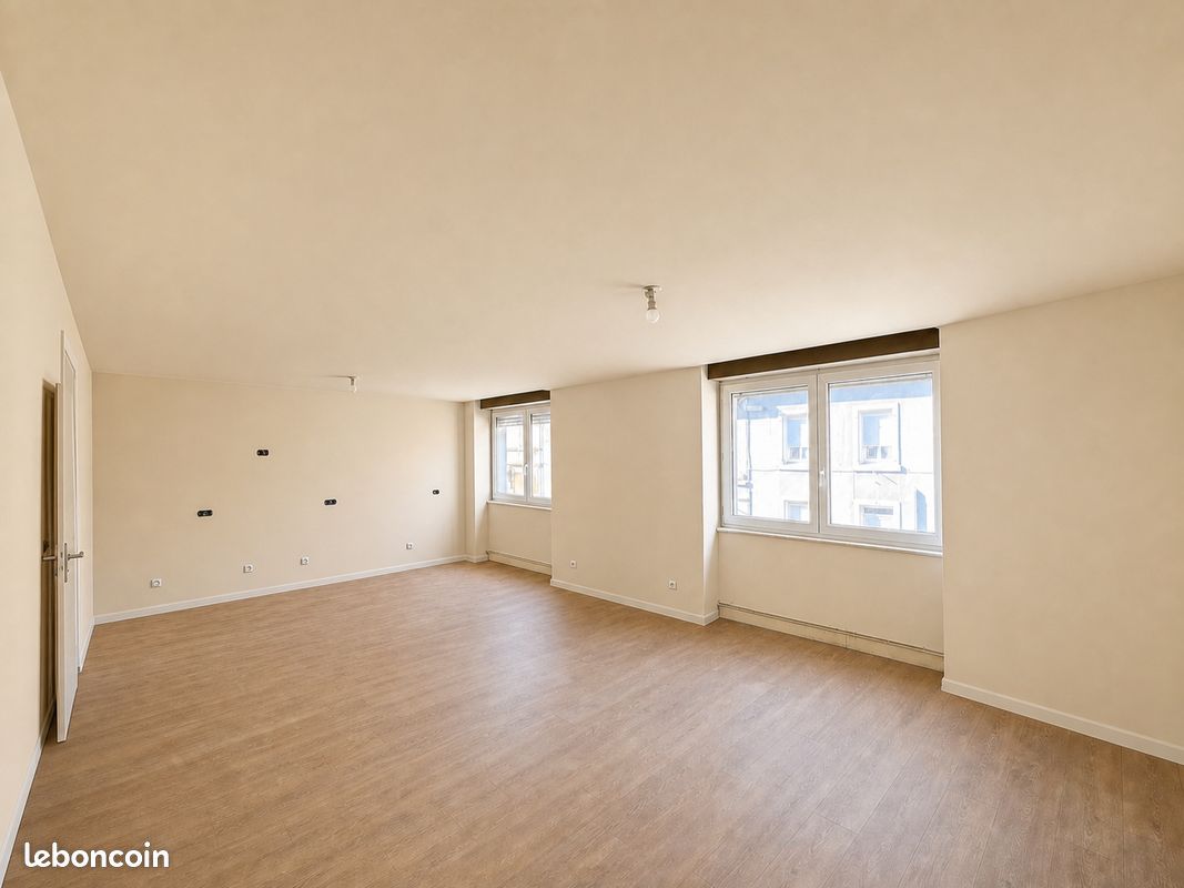 Immeuble 6 pièces 210 m² · à Talange · 210 m² · 380 000 €