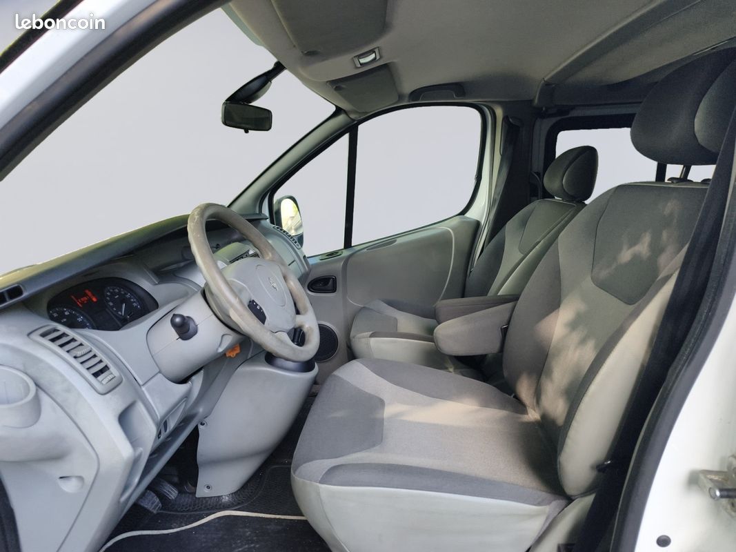 Renault trafic fourgon gn 2.5 dci 150 l1h2 1200 kg grand confort bvr garantie 12 mois (image 8)