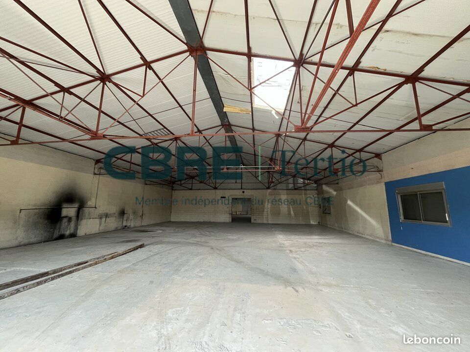 LOCAL D'ACTIVITE 600 m² TOURS (image 3)