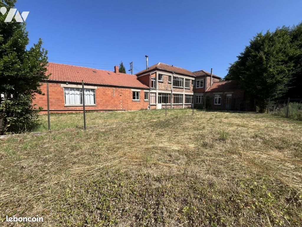 Maison 13 pièces 312 m² · à Saint-Venant · 312 m² · 157 670 €