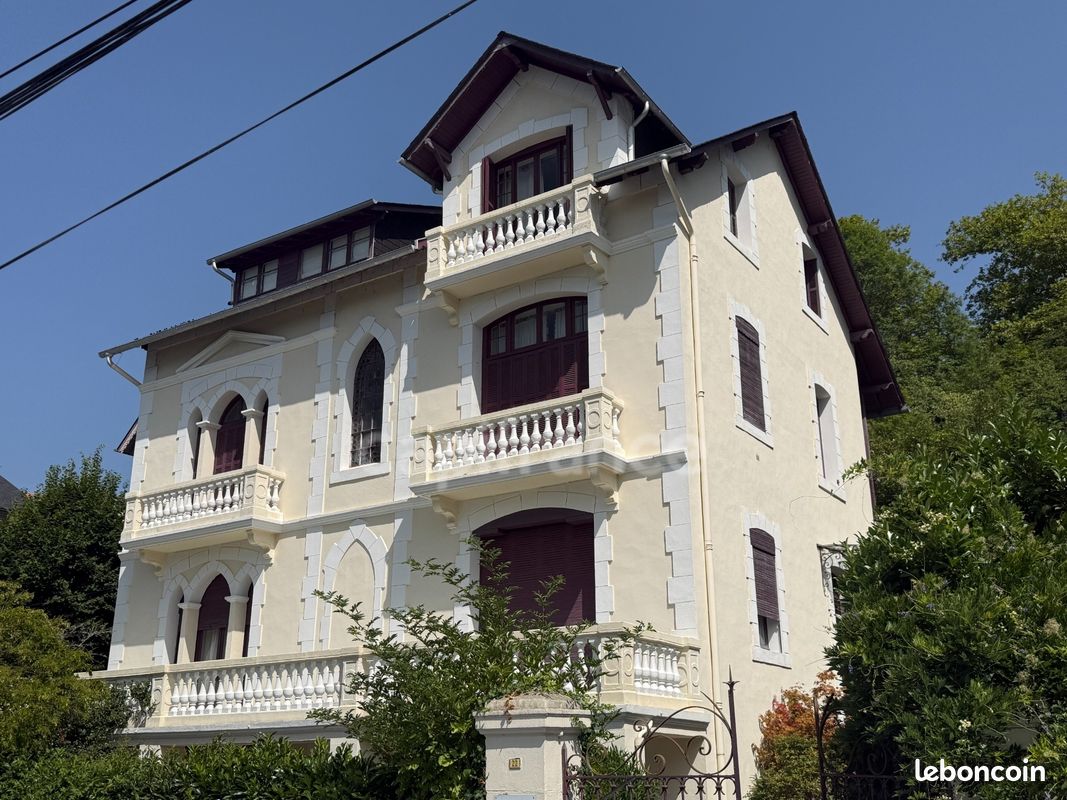 Maison 13 pièces 330 m² · à Lourdes · 330 m² · 689 000 €