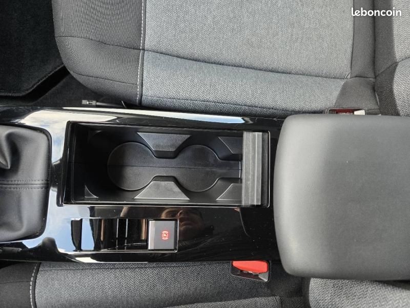 Citroen C4 PureTech 100ch S&S Feel (image 14)