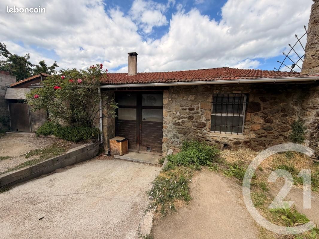 Maison 4 pièces 70 m² · à Saint-Cyr · 70 m² · 120 000 €