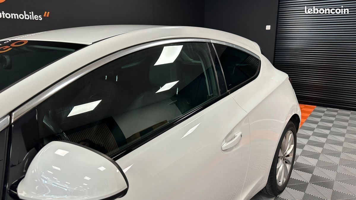 OPEL ASTRA GTC 1.7 CDTI 130ch FAP START/STOP SPORT (image 16)