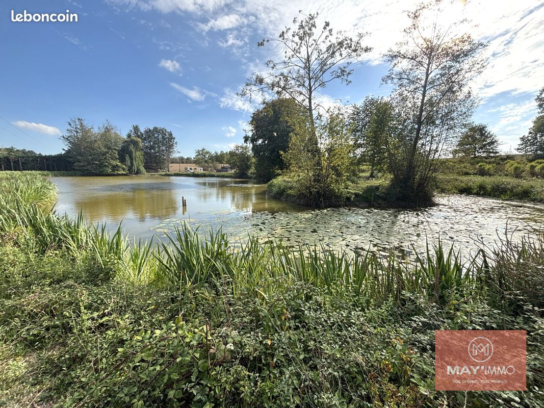 Maison 10000 m² · à Château-Gontier-sur-Mayenne · 10 000 m² · 89 320 €