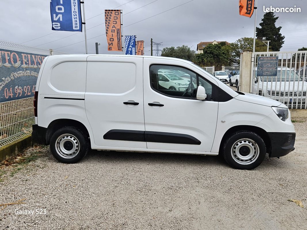 Opel Combo Cargo 1.5 CDTI 100cv Standard Pack Clim 2020 1ère Main (image 8)