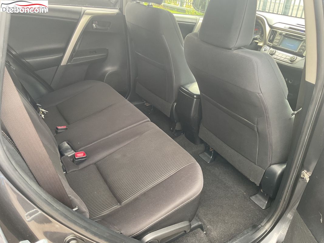 TOYOTA RAV4 124 D-4D 2WD Lounge (image 15)