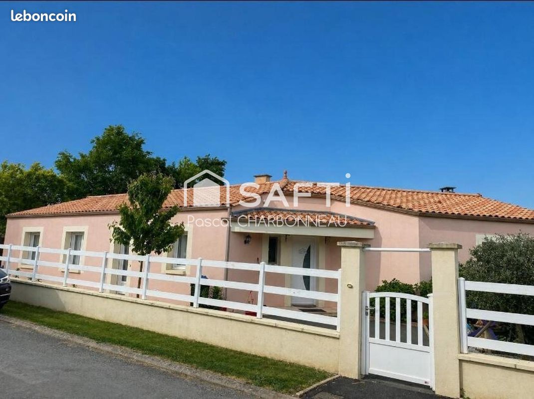Maison 7 pièces 127 m² · à La Châtaigneraie · 127 m² · 257 000 €