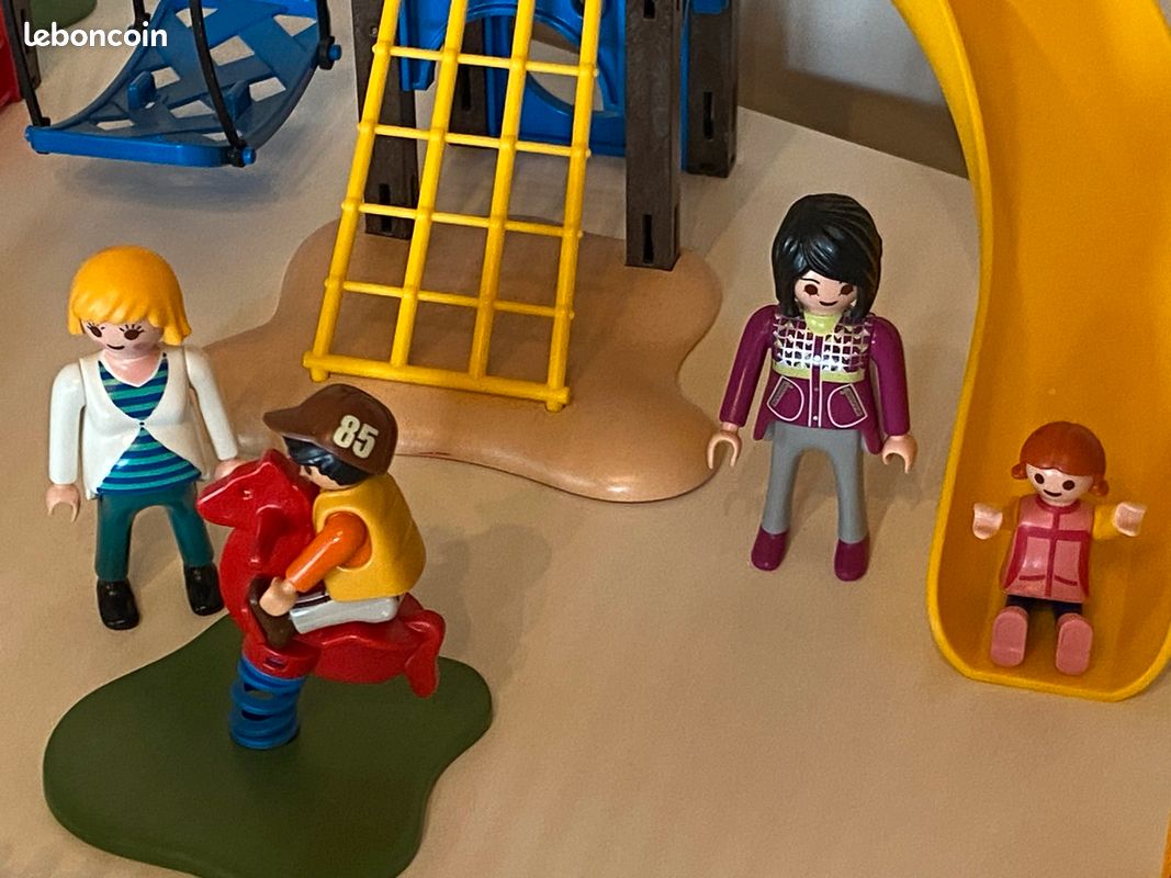 Square Playmobil 5568, en parfait état (image 2)