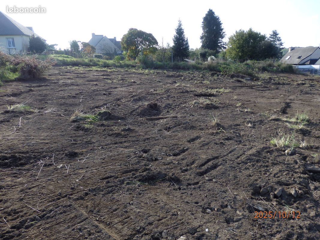Vend terrain constructible · à Saint-Brandan · 65 000 €