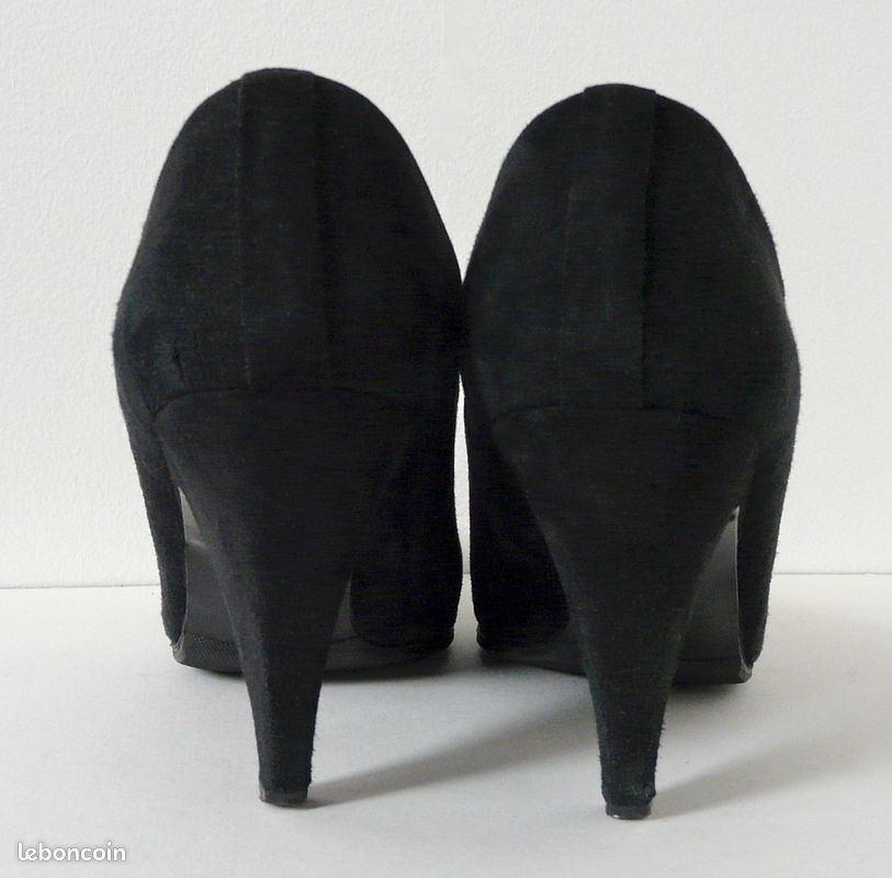 Escarpins en daim noir T. 37,5 38 Charles Jourdan Vintage 80's (image 6)