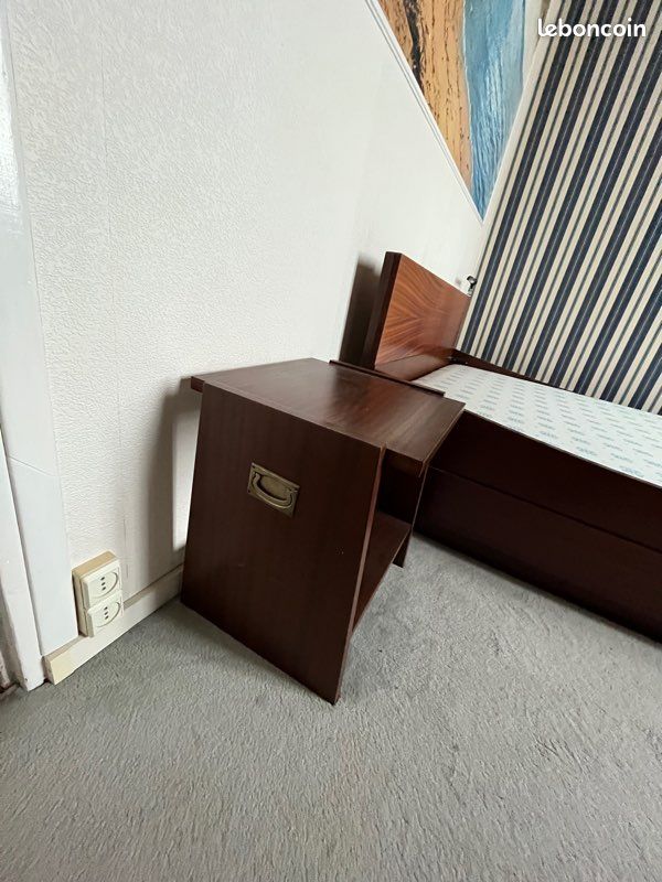 Chambre vintage armoire + lit + sommier + chevet bois massif (image 3)