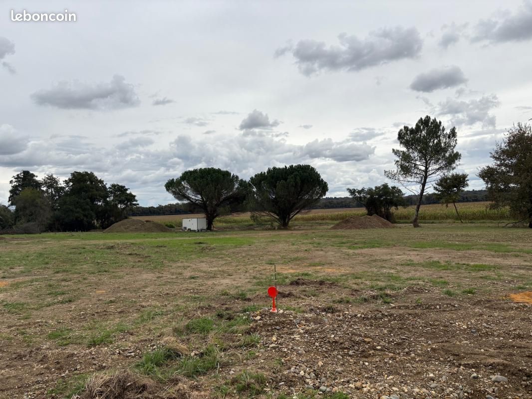 Terrain 687 m² Saint Maurice Sur Adour (image 1)