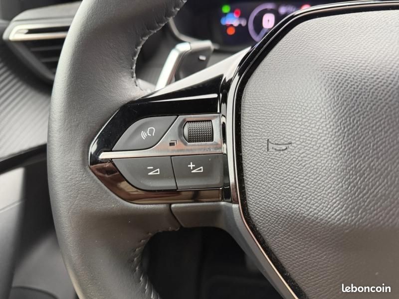 Peugeot 2008 1.2 100ch S&S Allure (image 14)