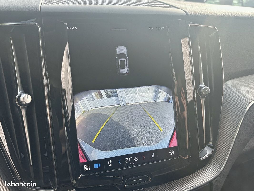 VOLVO XC60 B4 197 ch Geartronic 8 Plus Style Dark (image 17)