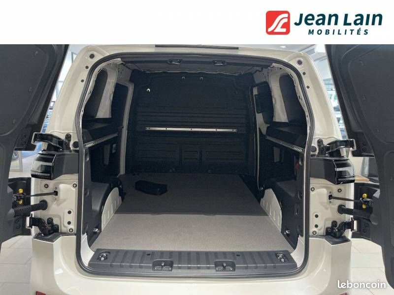 Volkswagen ID. BUZZ CARGO 204 CH (image 10)