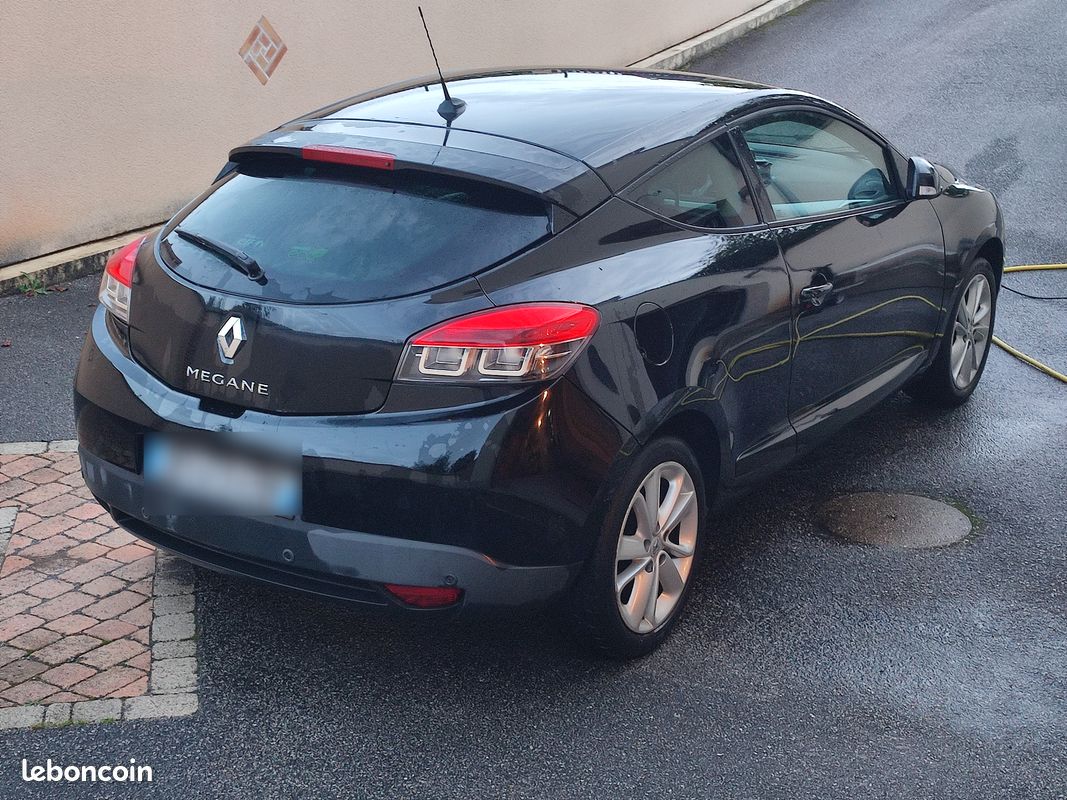 RENAULT MEGANE 3 coupé 1.5 DCI 110 Voitures