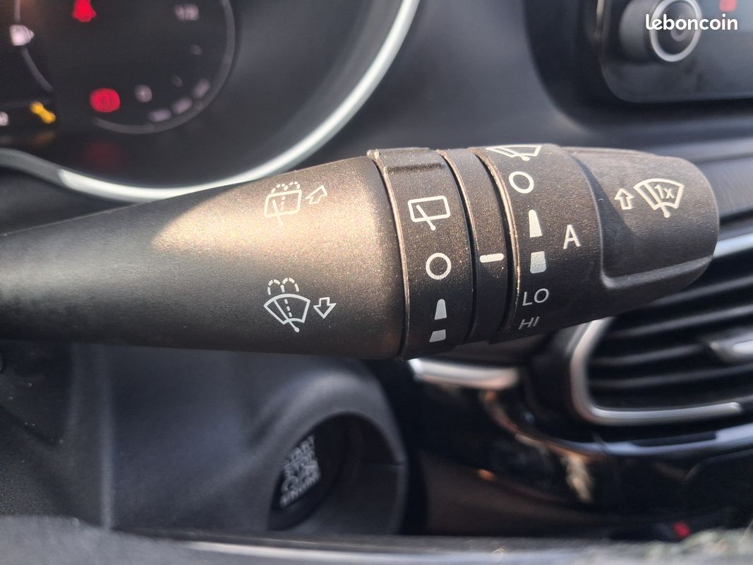 Fiat Tipo Lounge 1.6 Multijet 130 - 5 Places - GPS - Caméra (image 8)