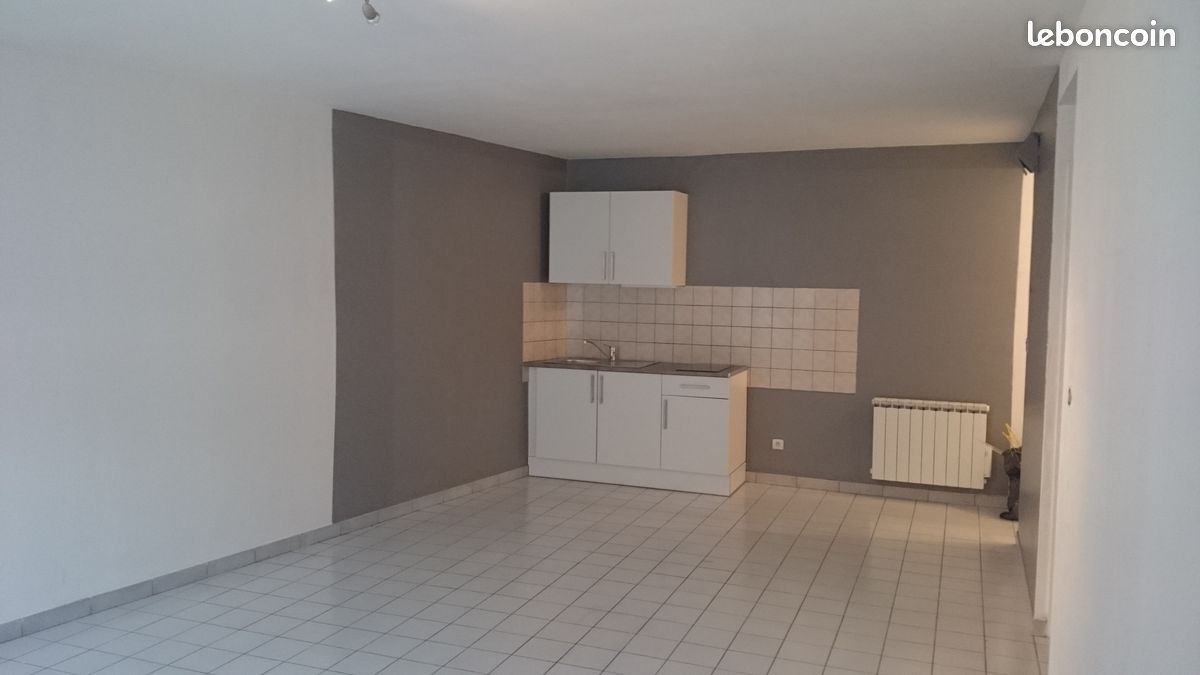Appartement 2 pièces 49 m² · à Évron · 49 m² · 395 €