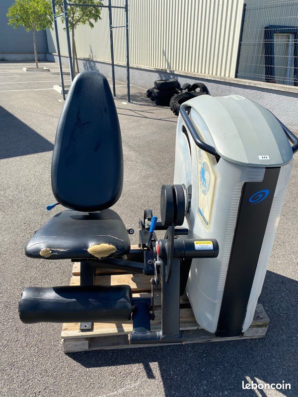 Leg extension nautilus machine musculation (image 1)
