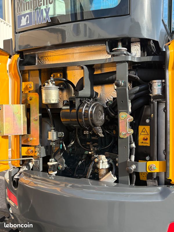 Mini pelle 2T8 _ NEUVE _ Moteur KUBOTA_ 3 godets OFFERTS_ Garantie 24 mois (image 5)