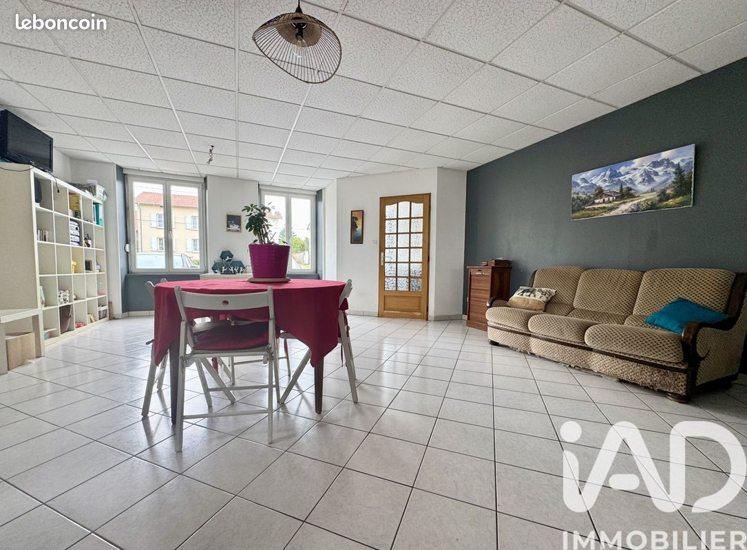 Local commercial 8 pièces 211 m² · à Chambrey · 211 m² · 122 000 €